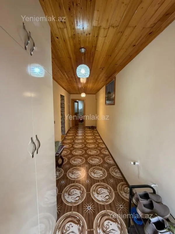 Satılır 5 otaqlı həyət evi 200 m²