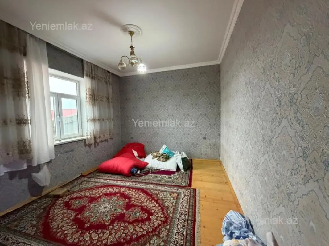 Satılır 5 otaqlı həyət evi 200 m²