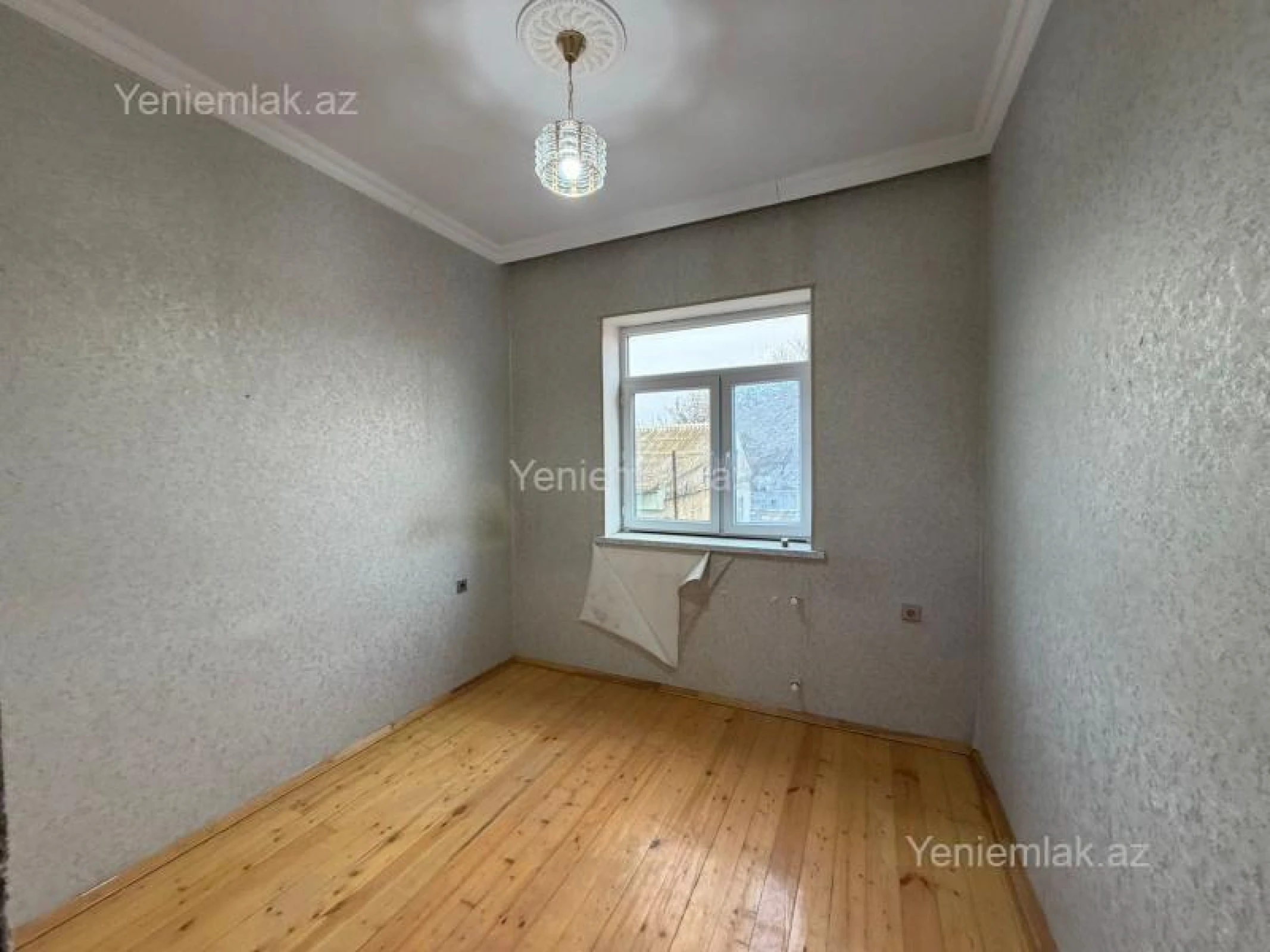 Satılır 5 otaqlı həyət evi 200 m²