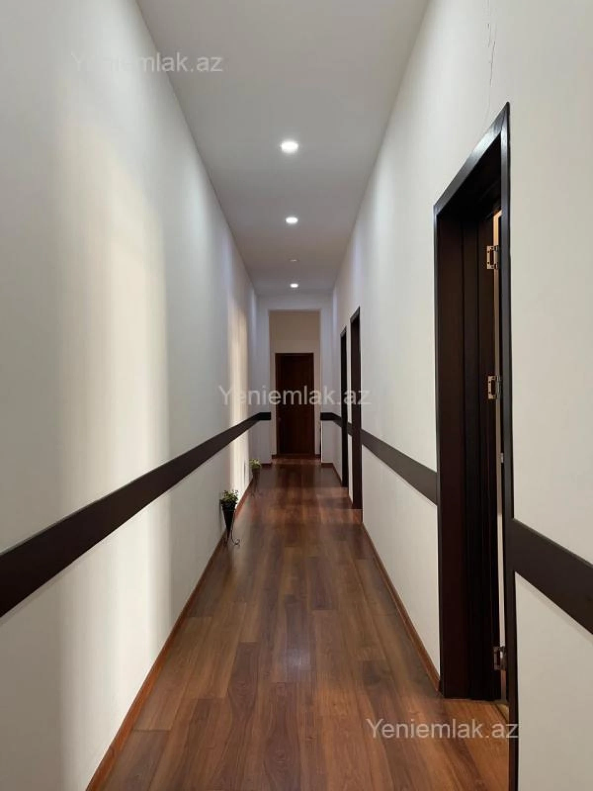 Satılır 12 otaqlı obyekt 450 m²