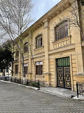 Satılır 12 otaqlı obyekt 450 m²