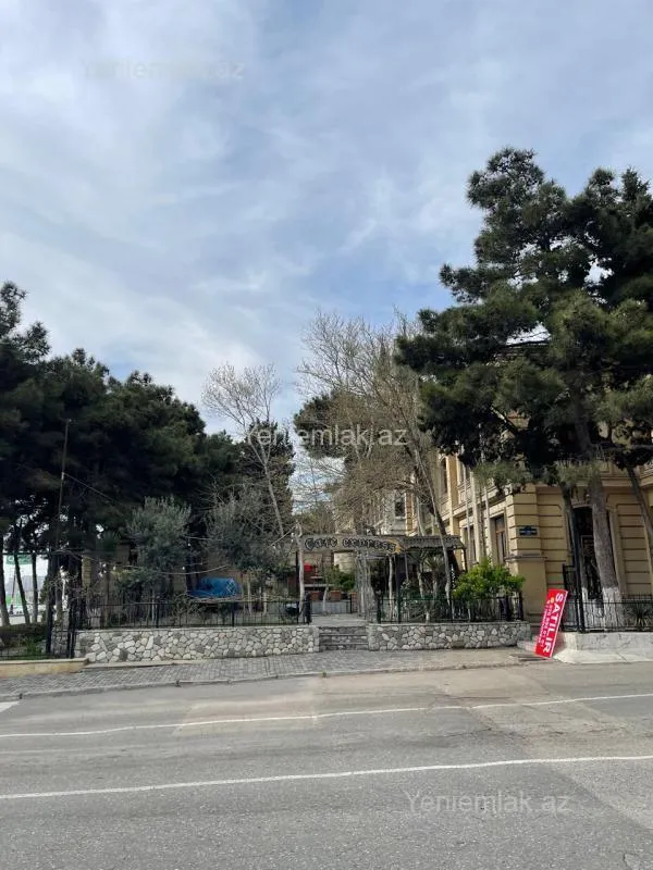 Satılır 12 otaqlı obyekt 450 m²