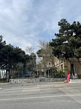 Satılır 12 otaqlı obyekt 450 m²