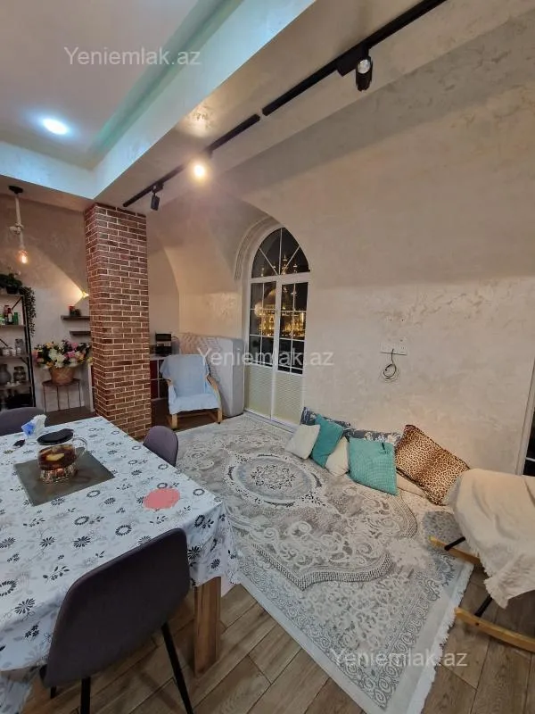 Satılır 2 otaqlı yeni tikili 80 m²