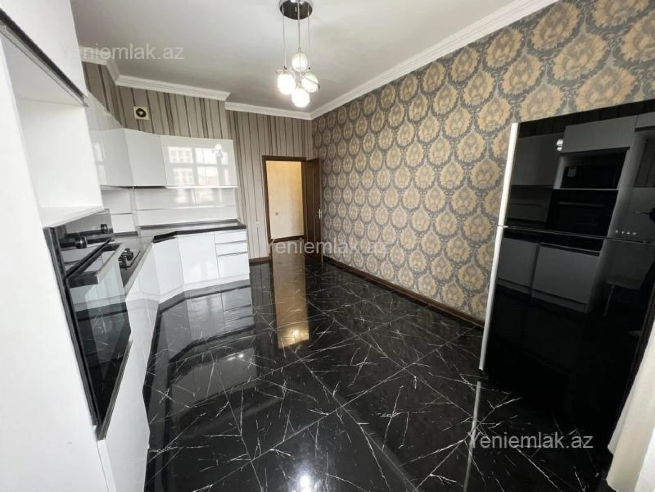 Satılır 3 otaqlı yeni tikili 160 m²