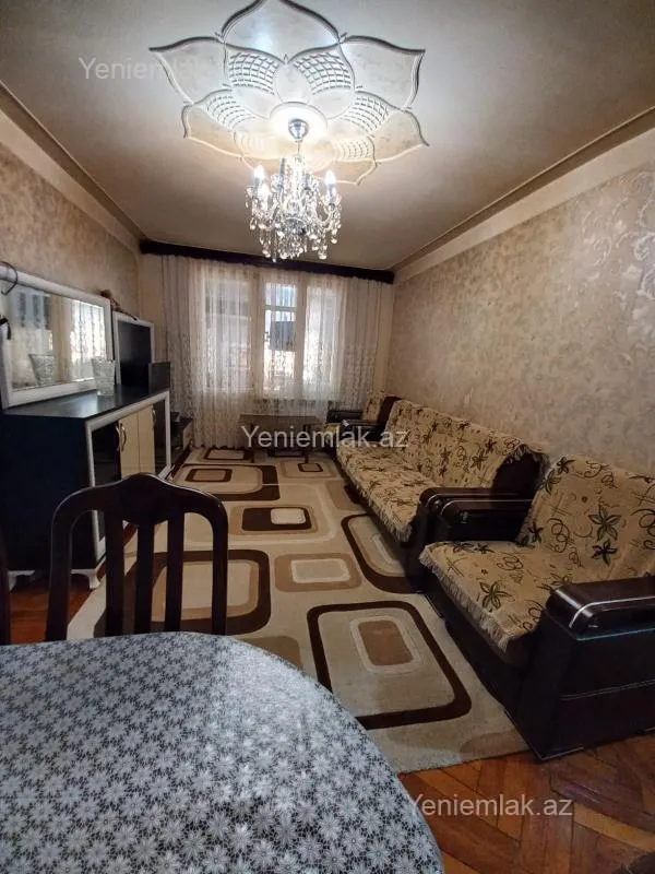 Satılır 3 otaqlı köhnə tikili 45 m²