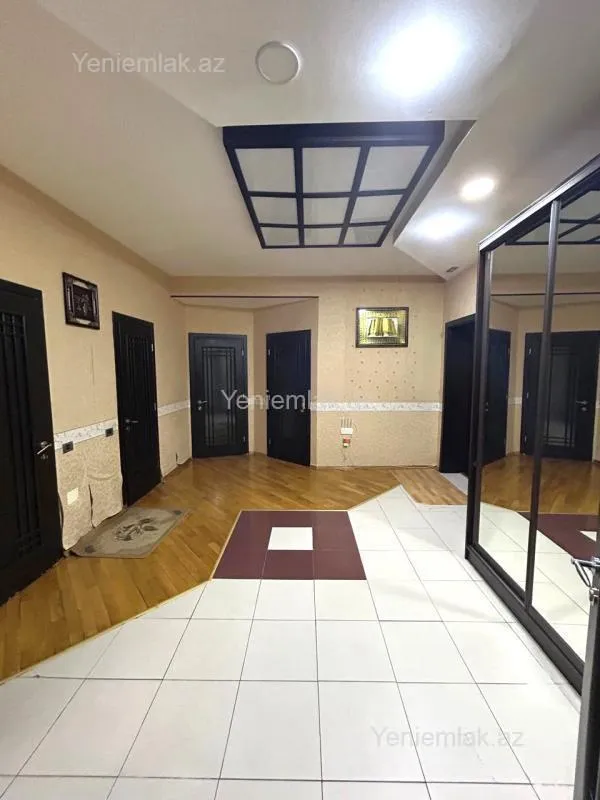 Satılır 3 otaqlı yeni tikili 128 m²