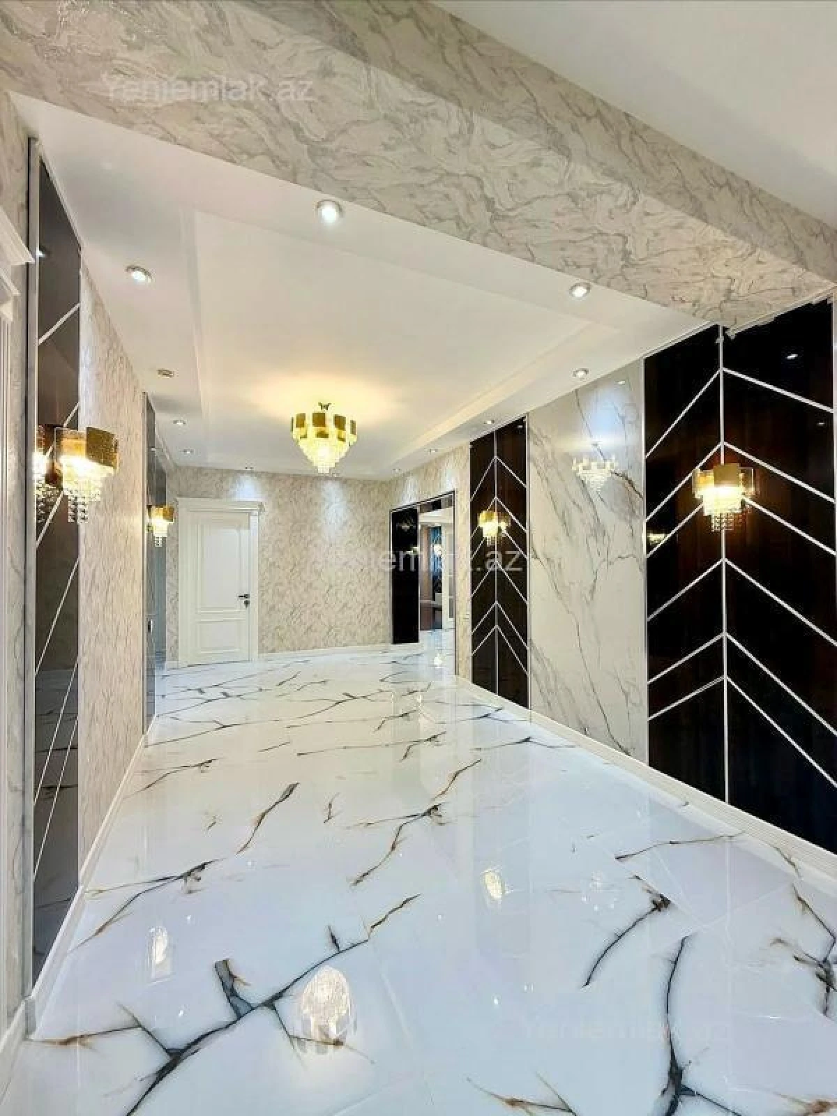 Satılır 4 otaqlı köhnə tikili 215 m²