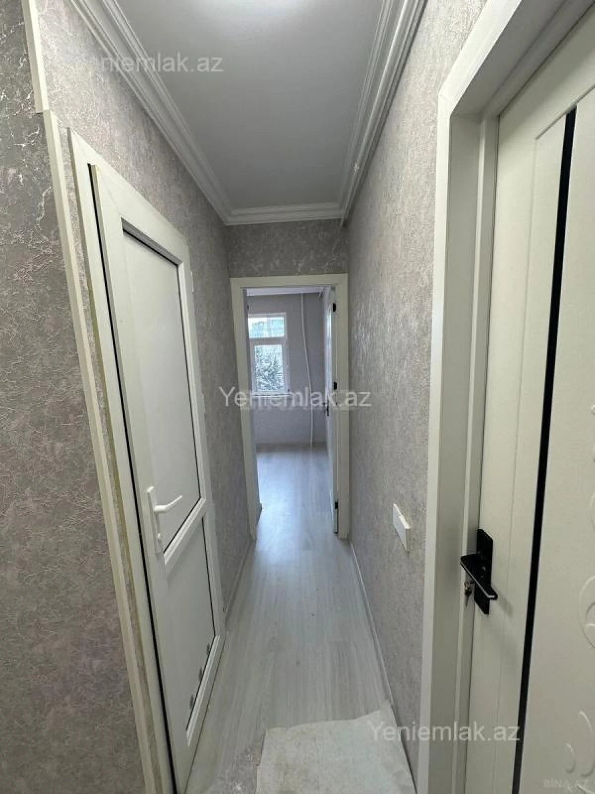 Satılır 4 otaqlı köhnə tikili 215 m²