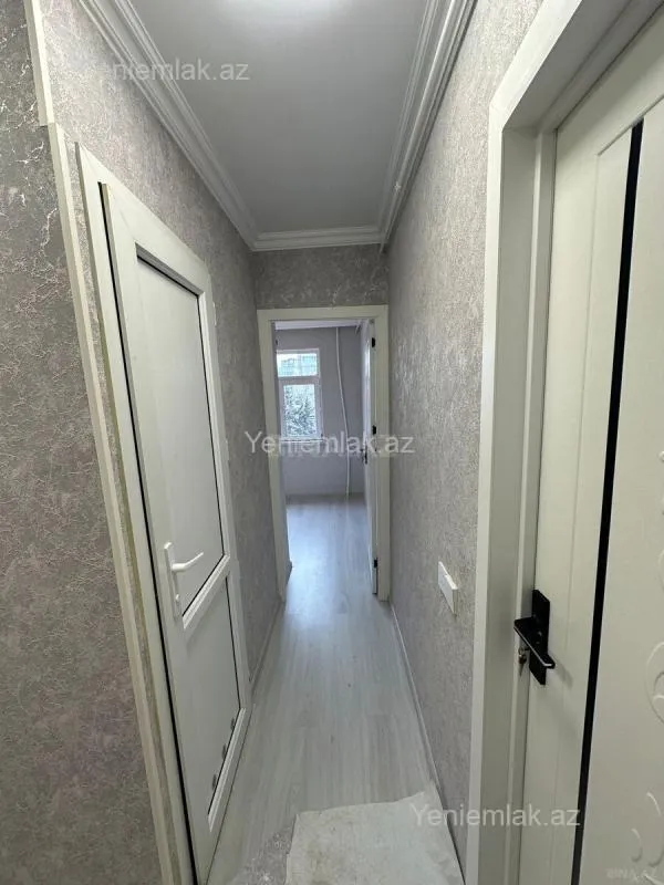 Satılır 4 otaqlı köhnə tikili 215 m²