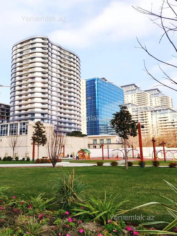 Satılır 3 otaqlı yeni tikili 102 m²