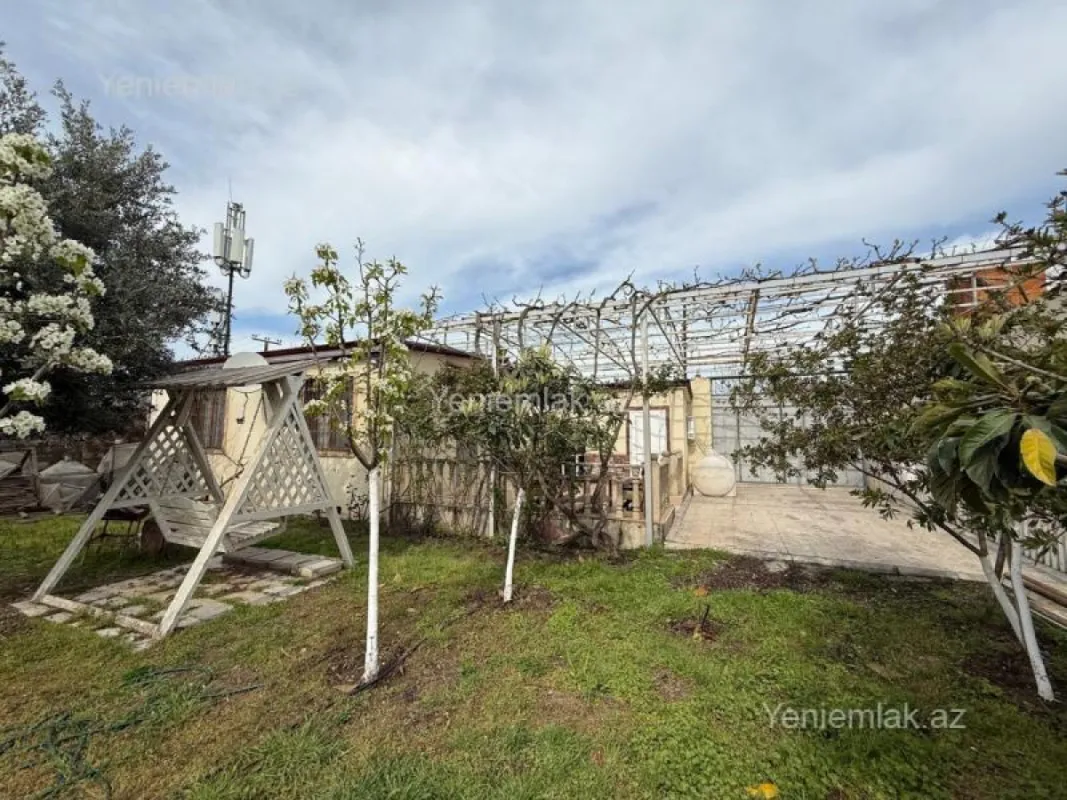 Satılır 1 otaqlı həyət evi 35 m²