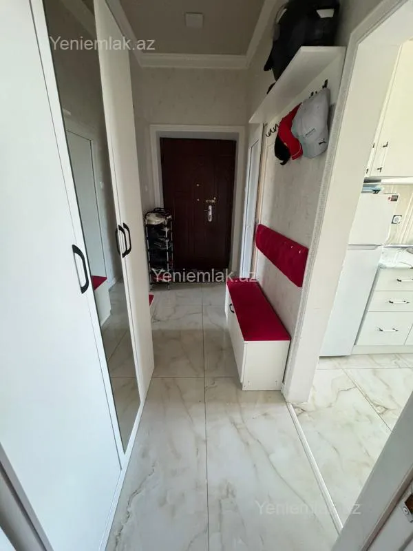 Satılır 2 otaqlı köhnə tikili 70 m²