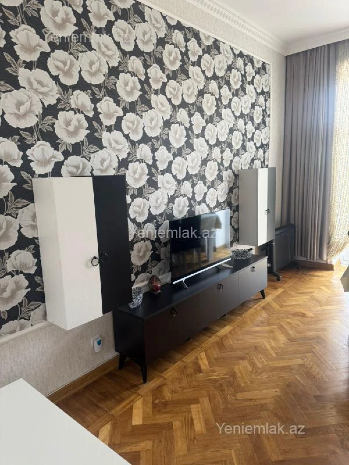 Satılır 2 otaqlı köhnə tikili 70 m²