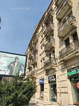 Satılır 2 otaqlı köhnə tikili 70 m²