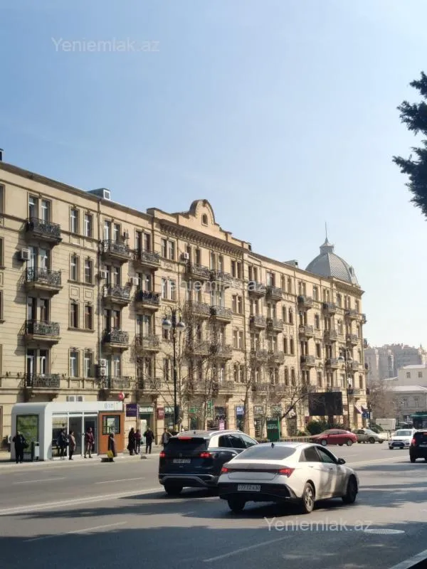 Satılır 2 otaqlı köhnə tikili 70 m²