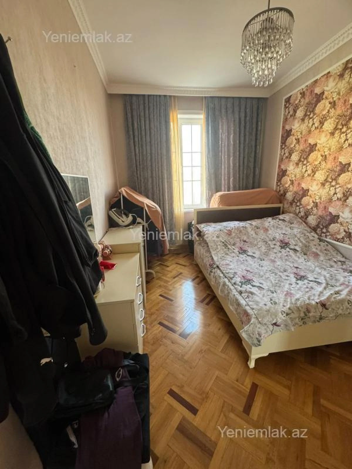 Satılır 2 otaqlı köhnə tikili 70 m²
