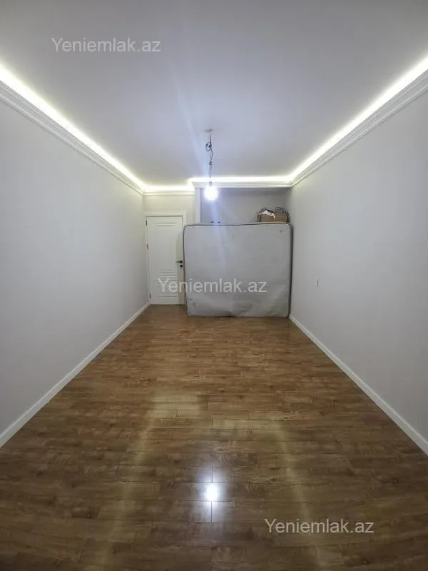 Satılır 5 otaqlı köhnə tikili 120 m²