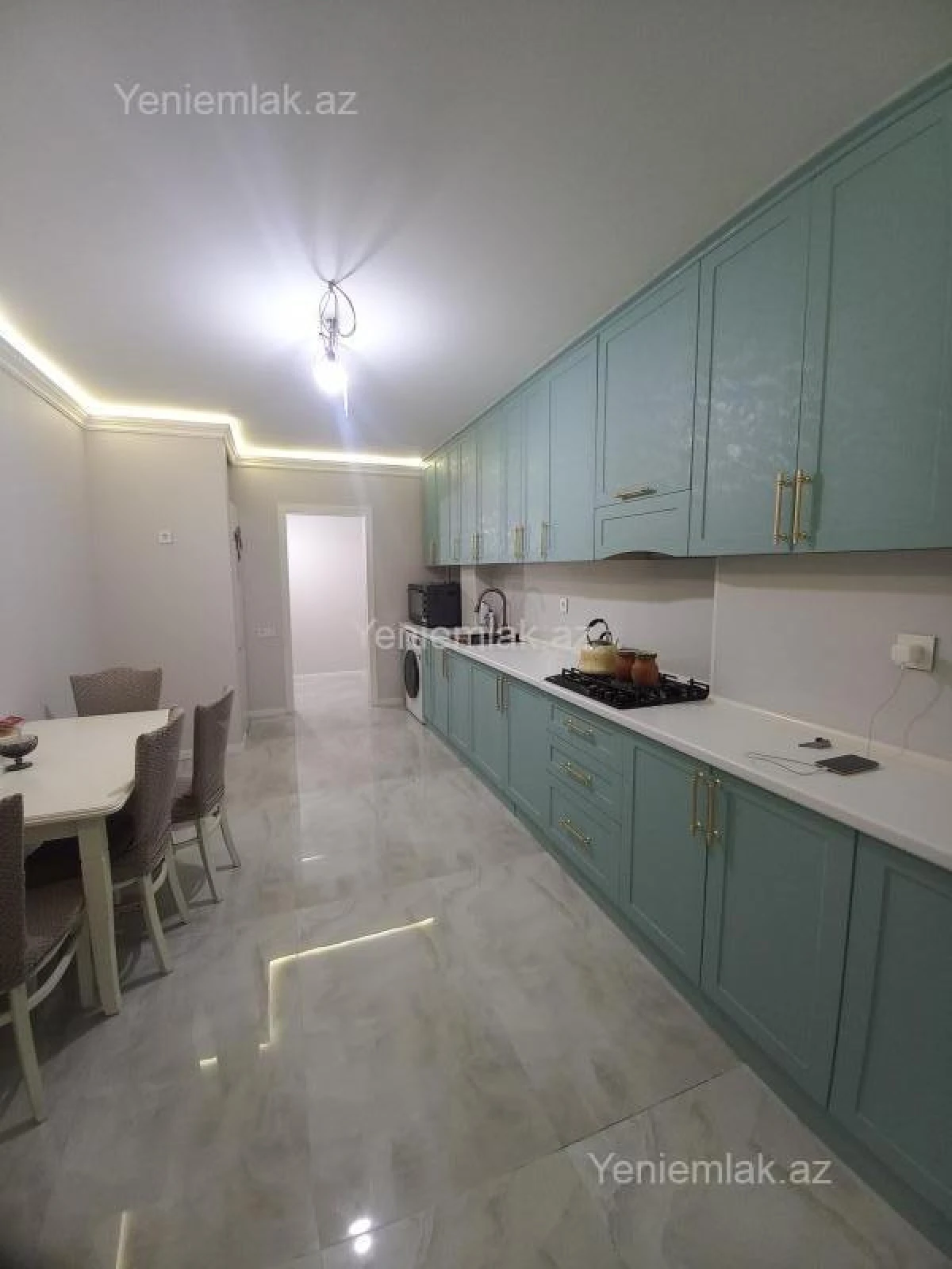 Satılır 5 otaqlı köhnə tikili 120 m²