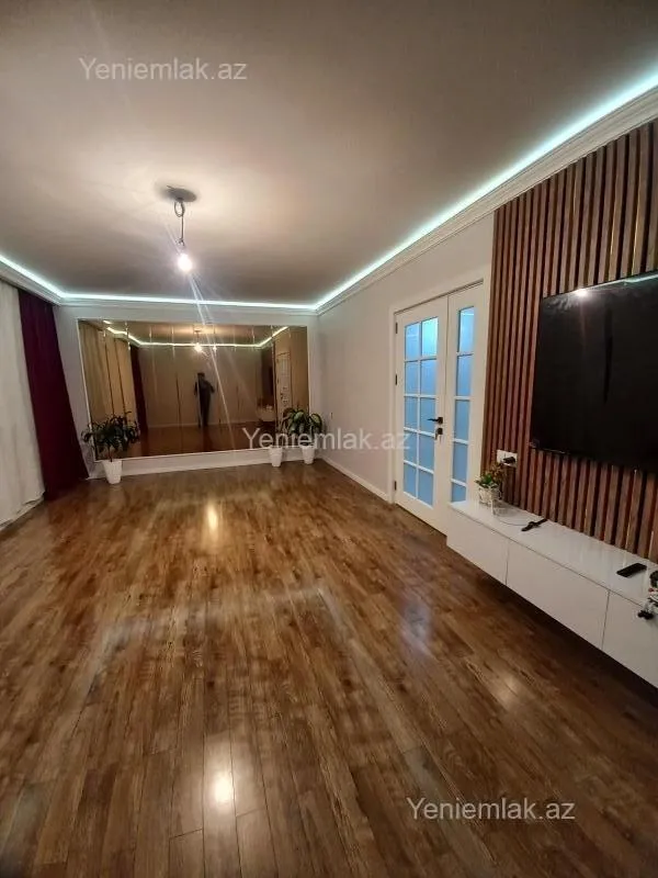 Satılır 5 otaqlı köhnə tikili 120 m²