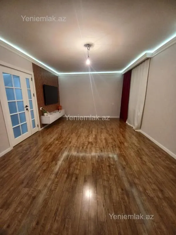 Satılır 5 otaqlı köhnə tikili 120 m²