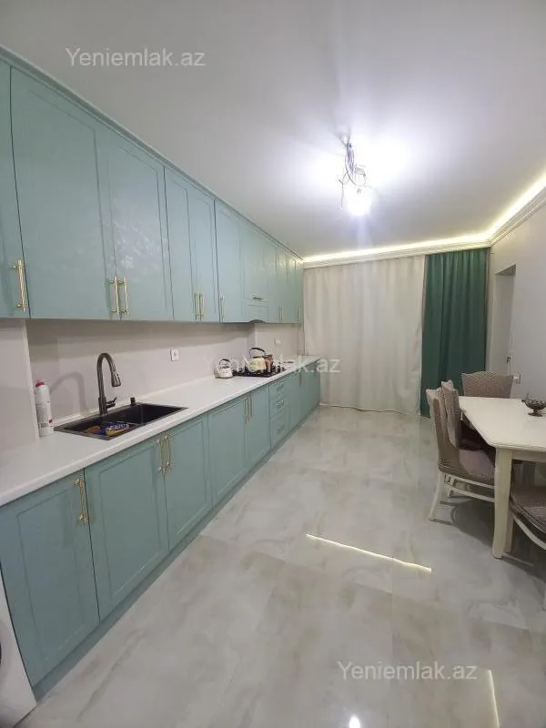Satılır 5 otaqlı köhnə tikili 120 m²