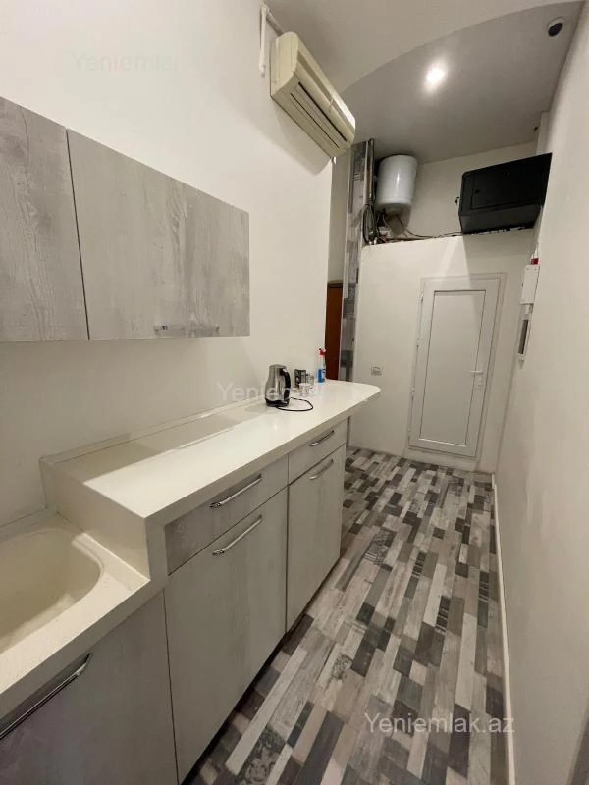 Satılır 4 otaqlı obyekt 100 m²