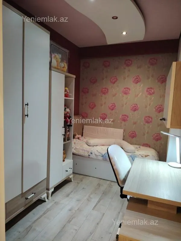 Satılır 3 otaqlı yeni tikili 70 m²