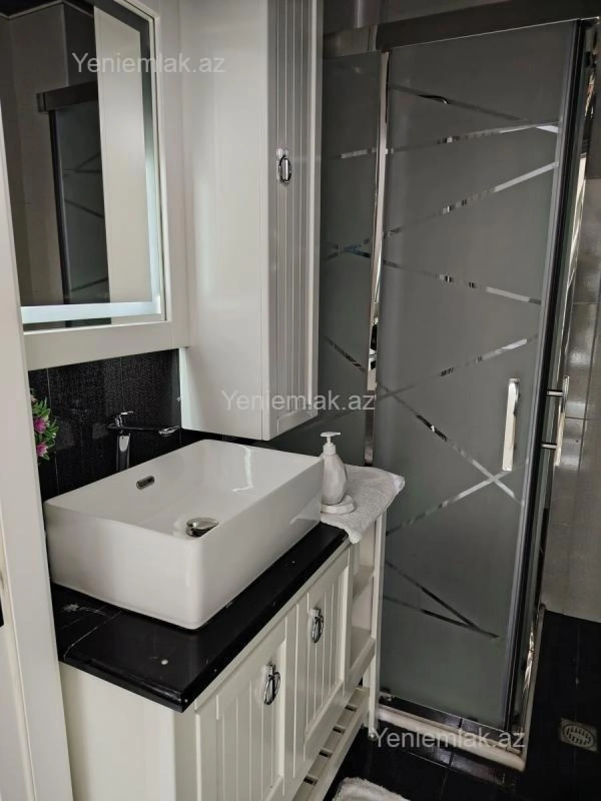 Satılır 3 otaqlı yeni tikili 70 m²