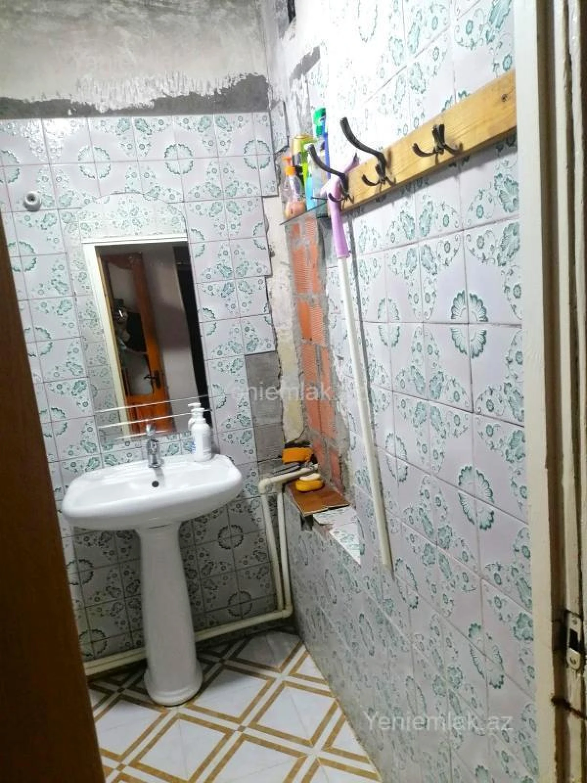 Satılır 3 otaqlı köhnə tikili 90 m²