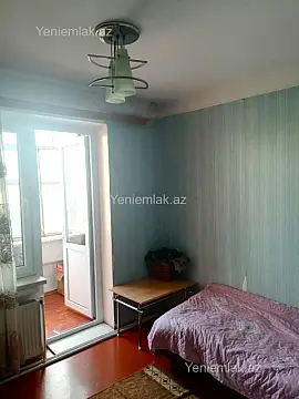 Satılır 3 otaqlı köhnə tikili 90 m²