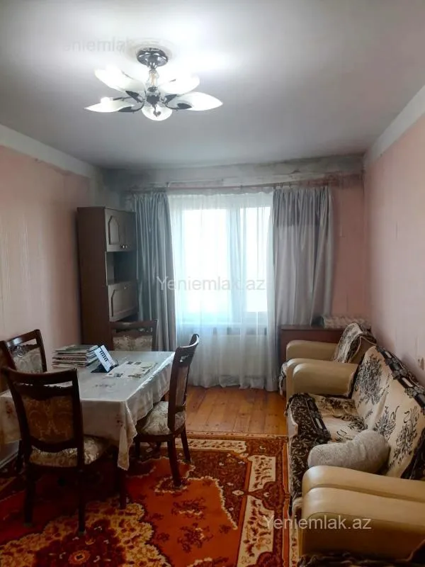 Satılır 3 otaqlı köhnə tikili 90 m²