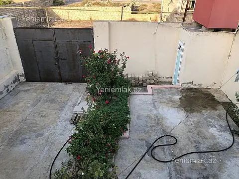 Satılır 3 otaqlı həyət evi 100 m²