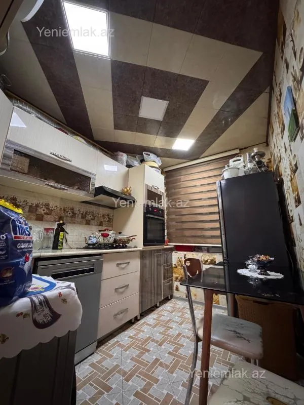 Satılır 2 otaqlı köhnə tikili 55 m²