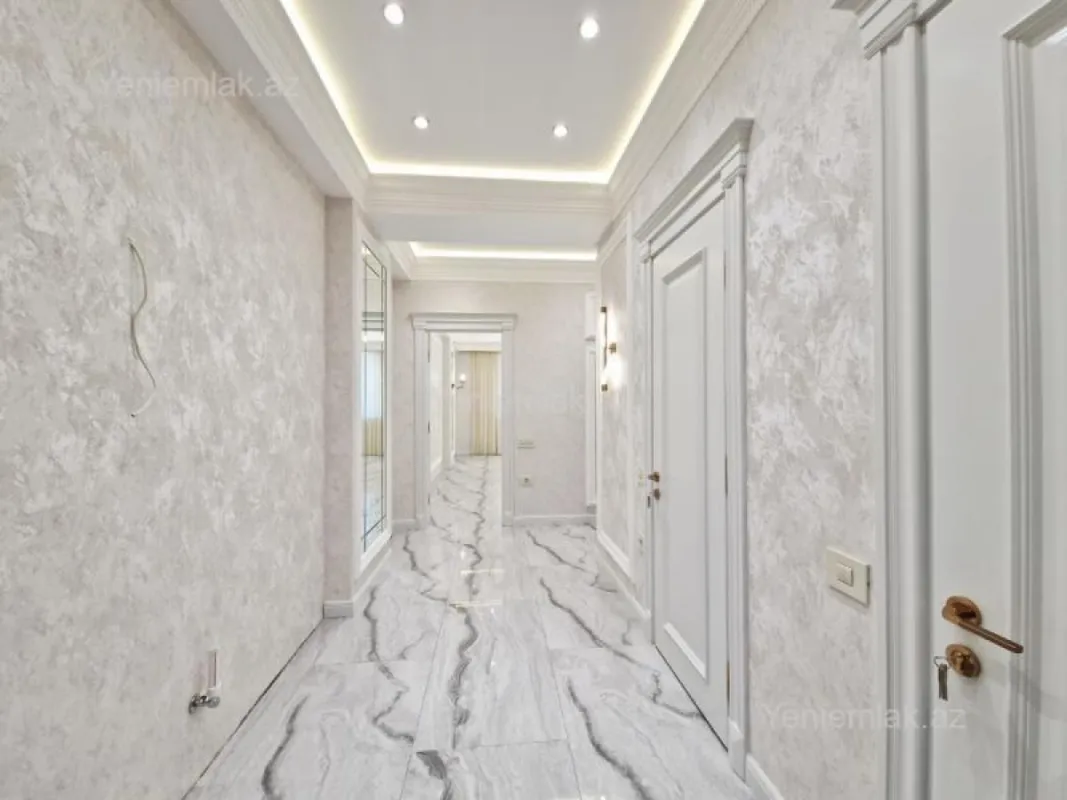 Satılır 3 otaqlı yeni tikili 107 m²