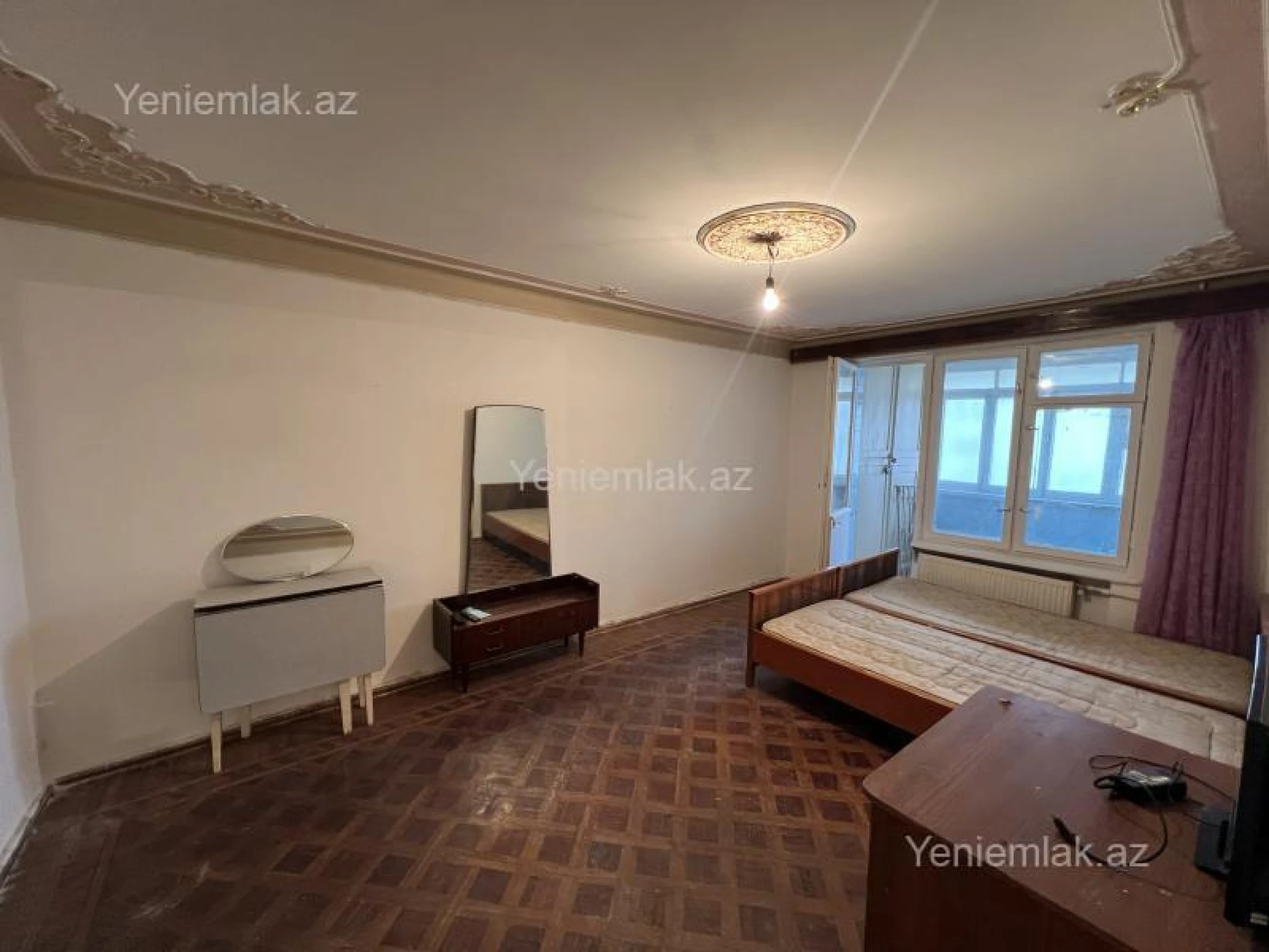 Satılır 3 otaqlı köhnə tikili 80 m²