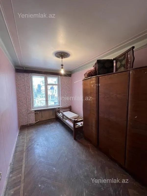 Satılır 3 otaqlı köhnə tikili 80 m²