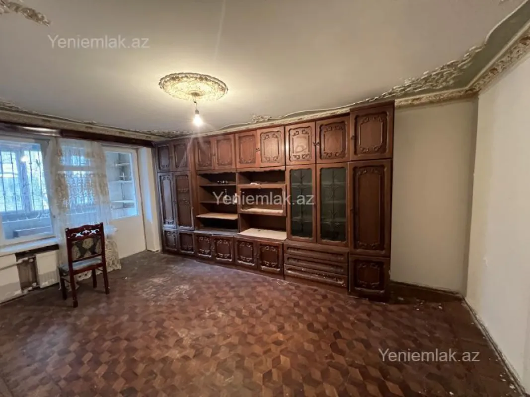 Satılır 3 otaqlı köhnə tikili 80 m²