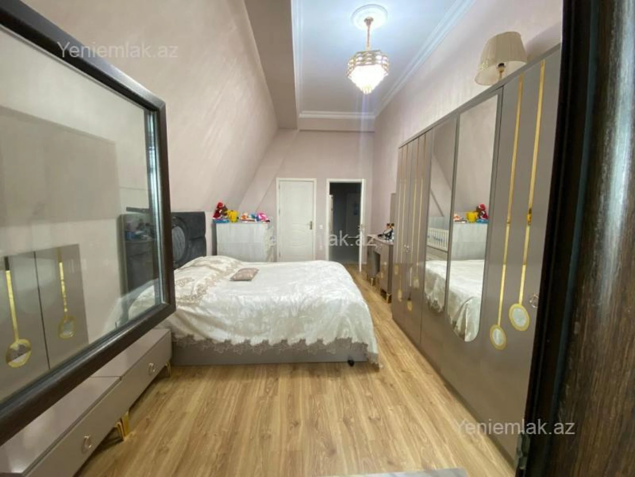 Satılır 4 otaqlı yeni tikili 143 m²