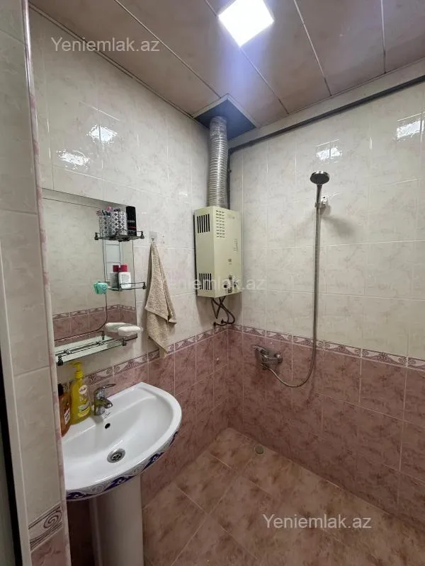 Satılır 2 otaqlı köhnə tikili 54 m²