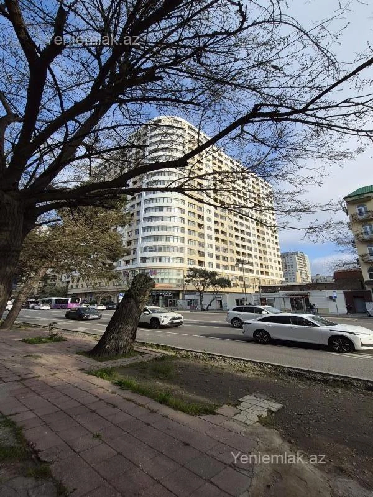 Satılır 3 otaqlı yeni tikili 153 m²