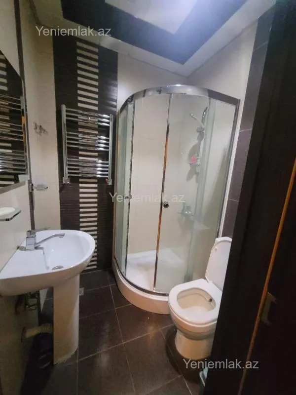 Satılır 3 otaqlı yeni tikili 153 m²