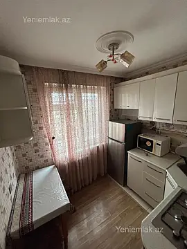 Satılır 3 otaqlı köhnə tikili 70 m²