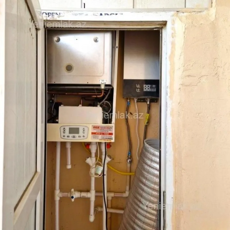 Satılır 3 otaqlı köhnə tikili 90 m²