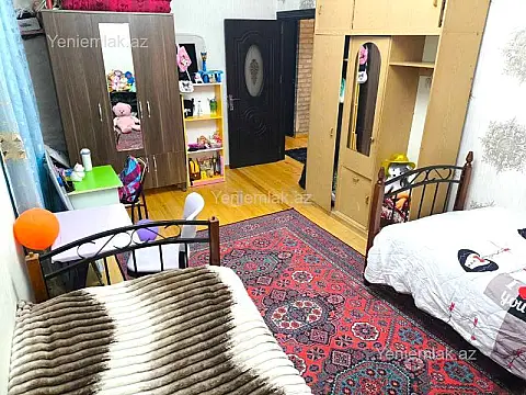 Satılır 3 otaqlı köhnə tikili 90 m²