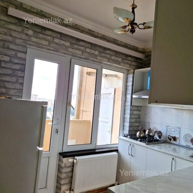Satılır 3 otaqlı köhnə tikili 90 m²