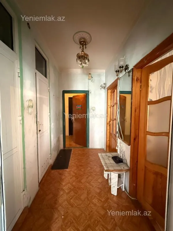 Satılır 2 otaqlı köhnə tikili 55 m²
