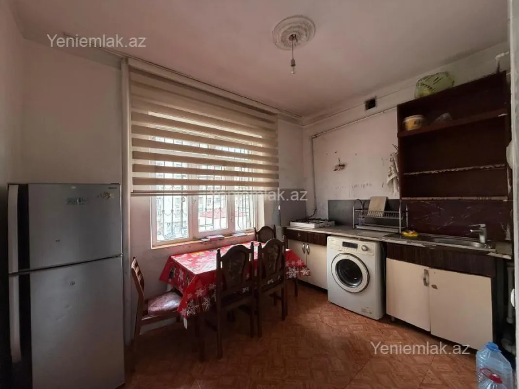 Satılır 2 otaqlı köhnə tikili 55 m²