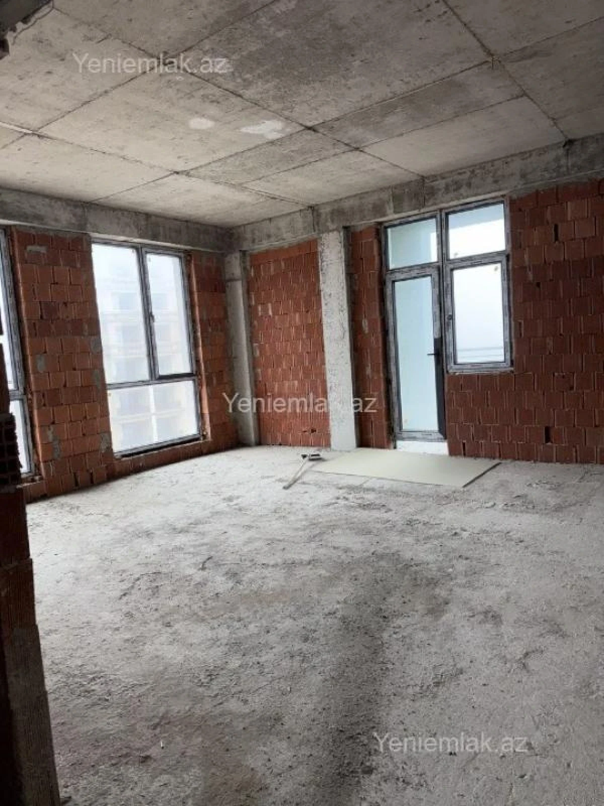 Satılır 4 otaqlı yeni tikili 220 m²