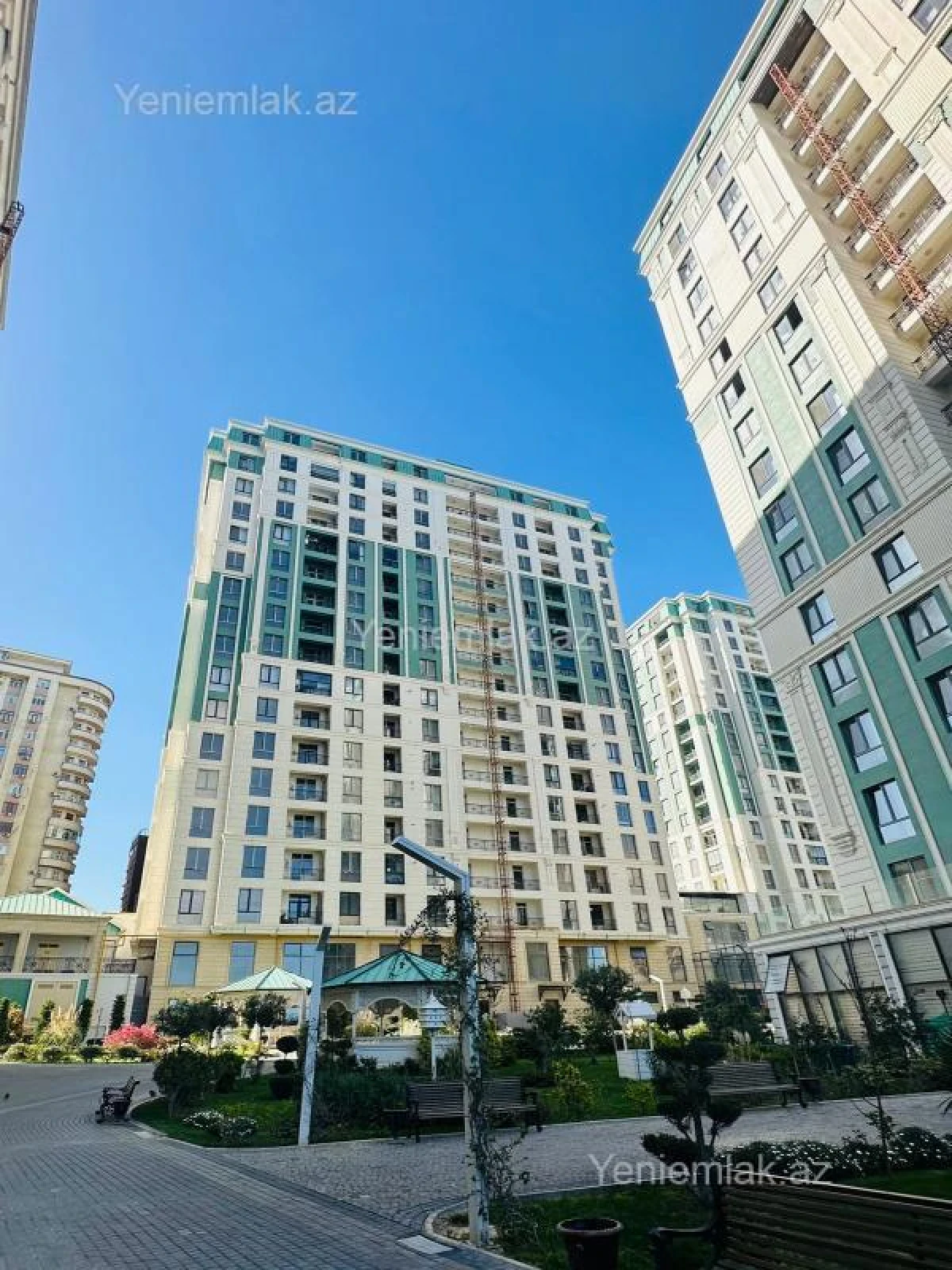 Satılır 4 otaqlı yeni tikili 220 m²